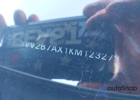 2019 Volkswagen Tiguan 2.0T Se/2.0T Sel/2.0T Sel R-Line/2.0T Sel R-Line Black z USA, uszkodzony, nr VIN 3VV2B7AX1KM123279